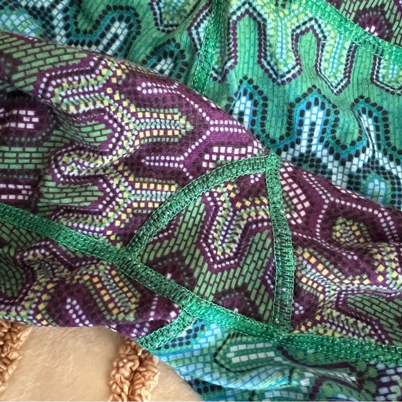 Prana over knee length cropped geometric print yoga pants - Picture 4 of 7